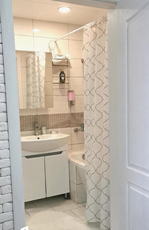 Studio Apartment In The Center Shostka ภายนอก รูปภาพ